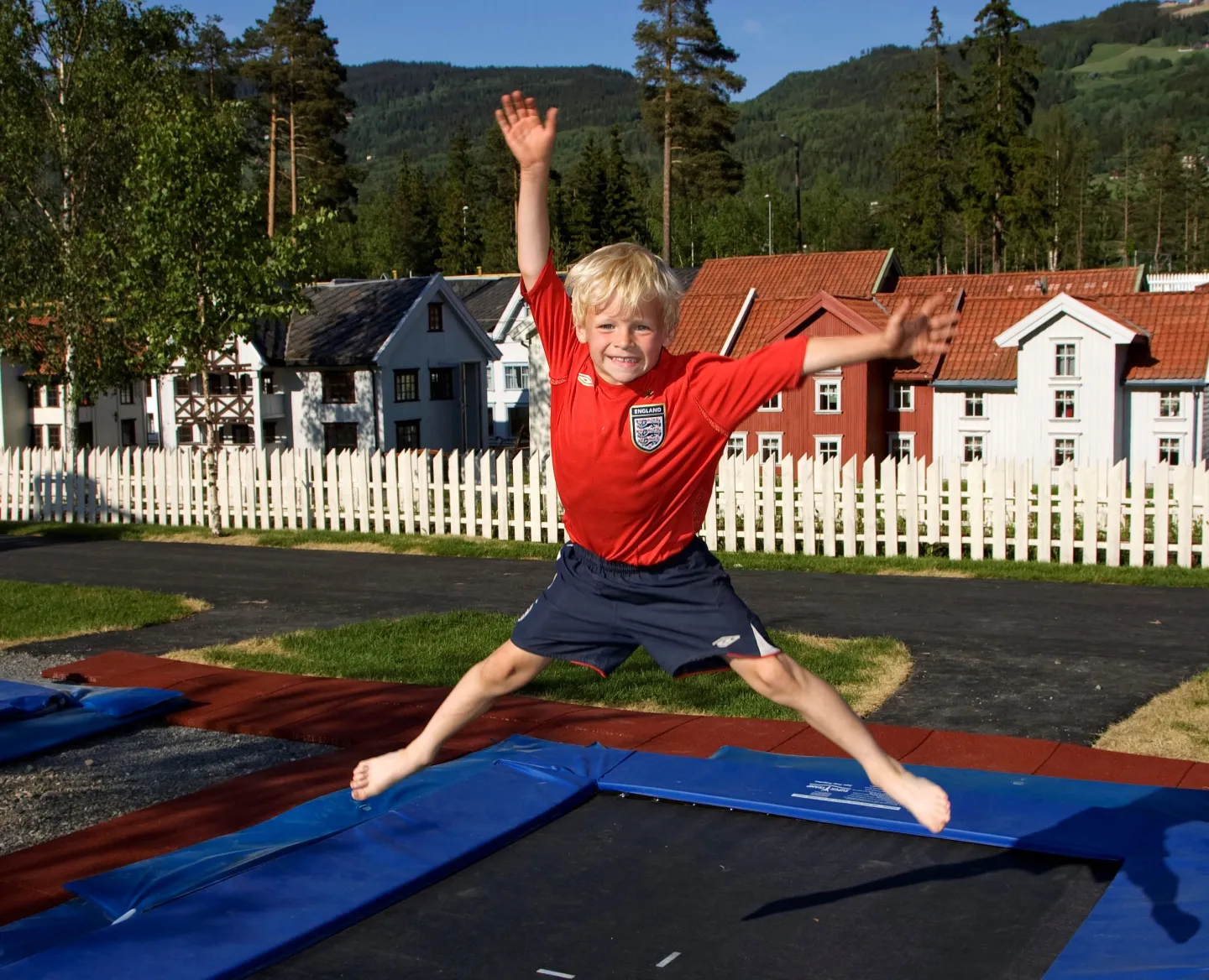 Trampoline i Lilleputthammer